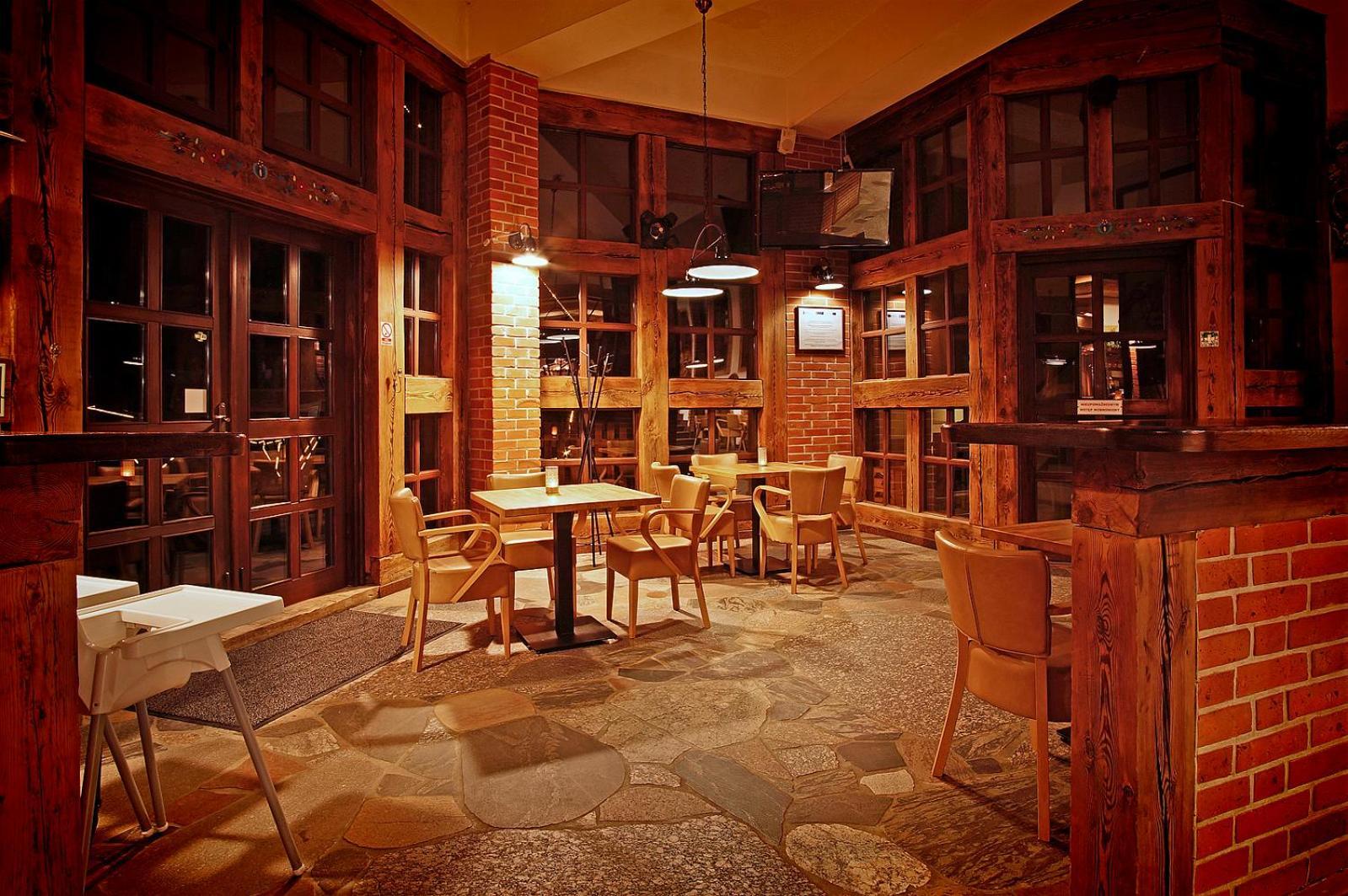 Hotel Szymbark Exteriör bild